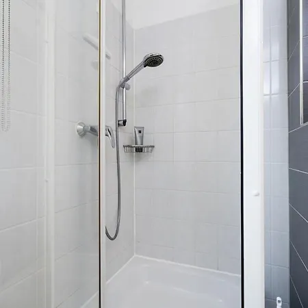 With 2 Bedrooms 別荘