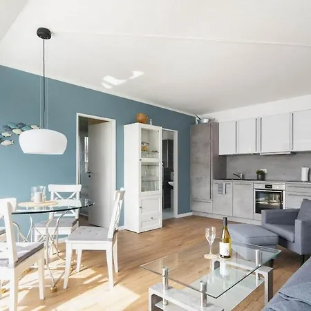 With 2 Bedrooms * ティメンドルファー・シュトラント